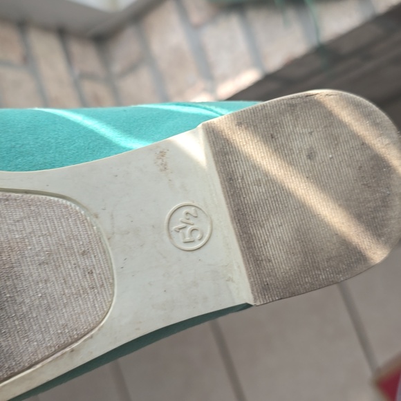 Mossimo Oxfords (Suede) - Picture 3 of 3